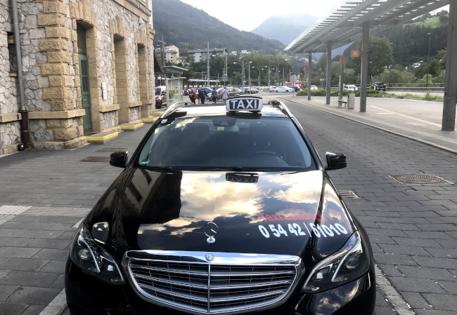 Fotograf: Tarek Ghannam, dieses Foto zeigt taxi-landeck.tirol von Landeck in Tirol an.